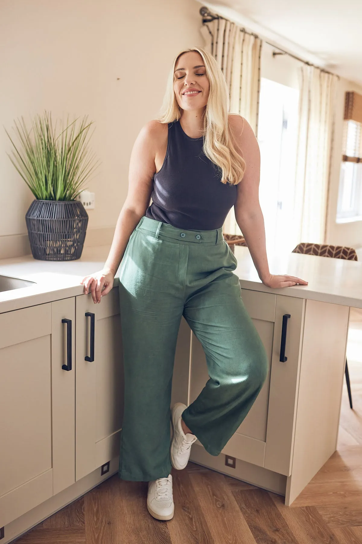 Beth - High Waisted Trouser - Olive