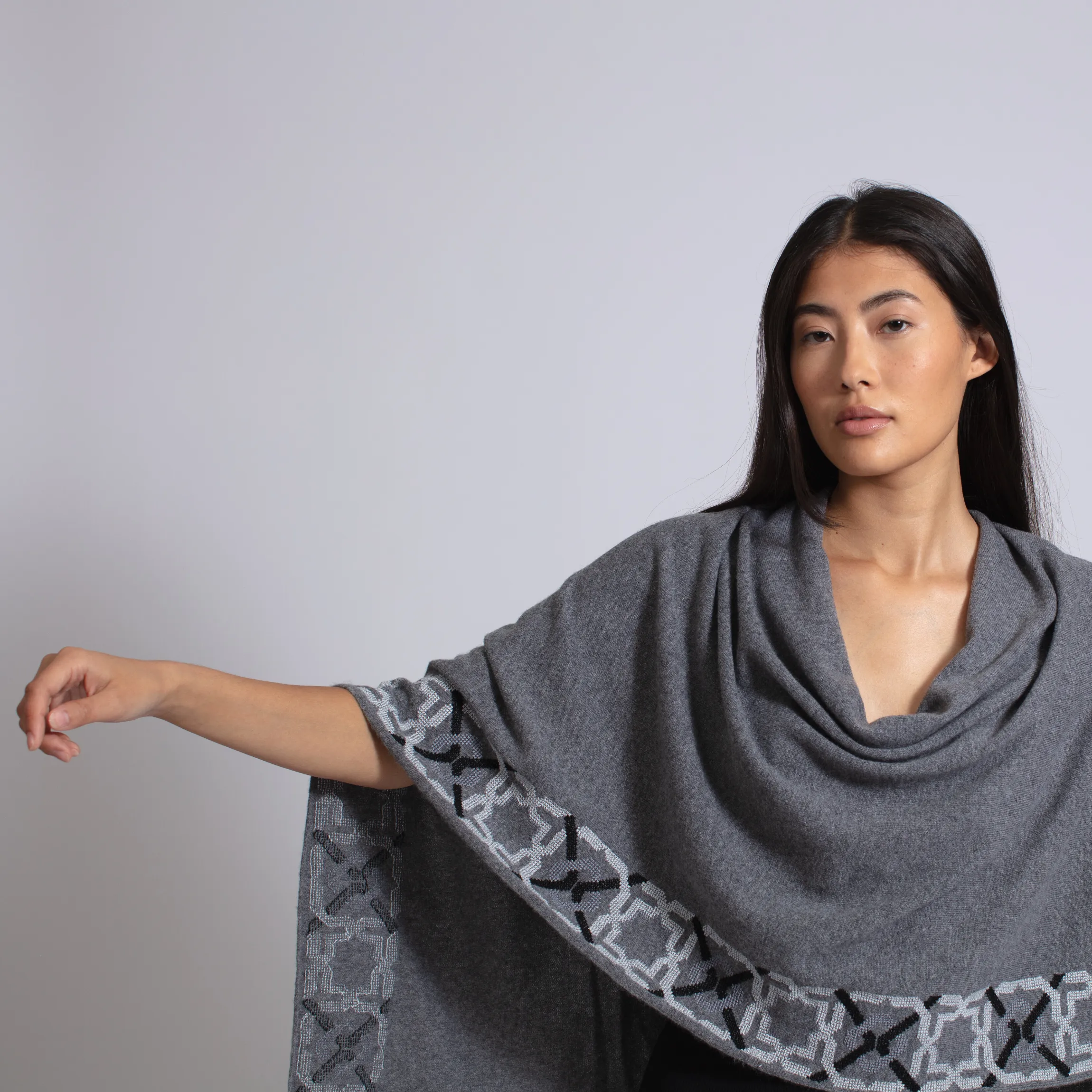 GRAY CASHMERE PONCHO