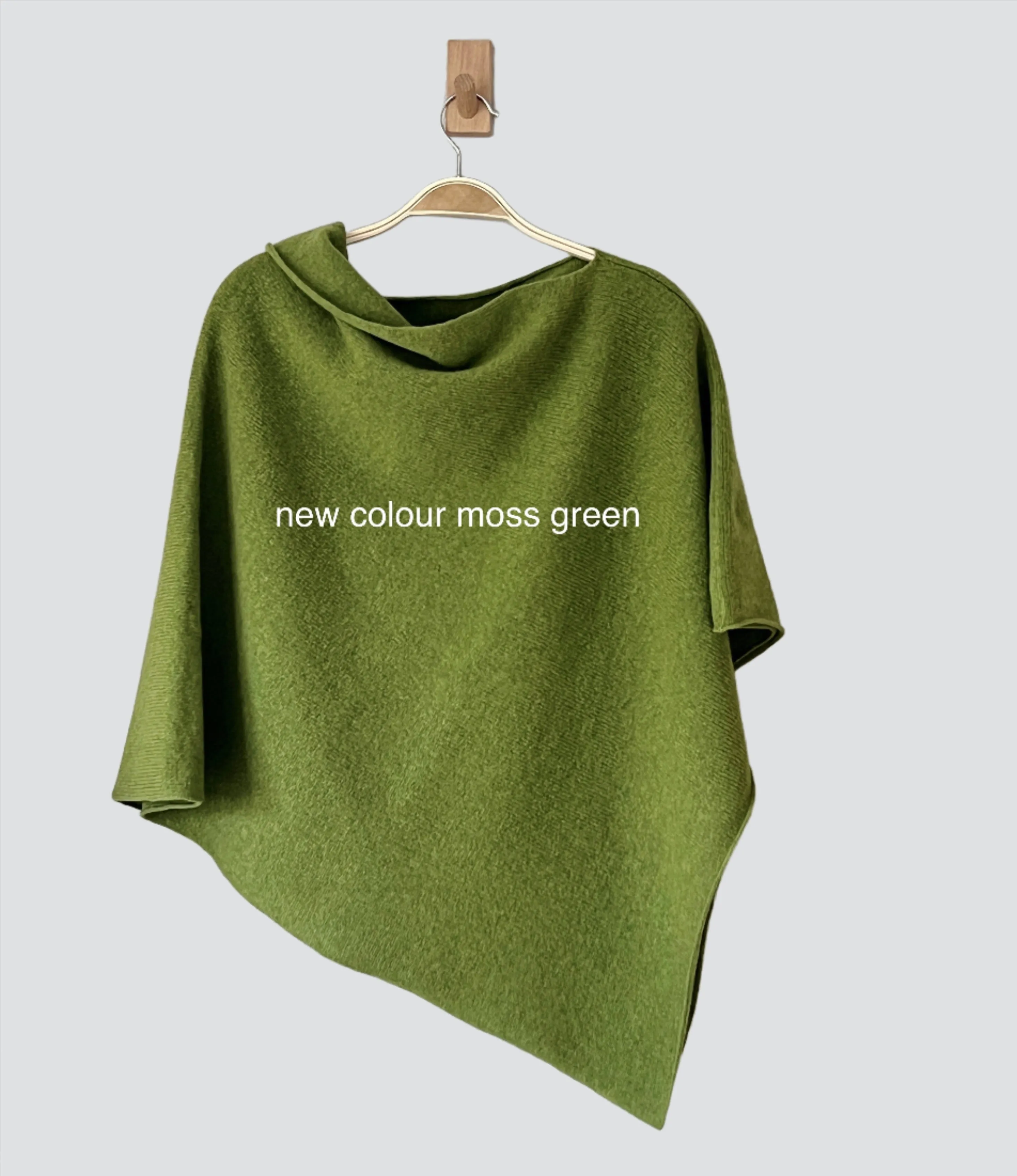 Poncho soft merino lambswool moss green